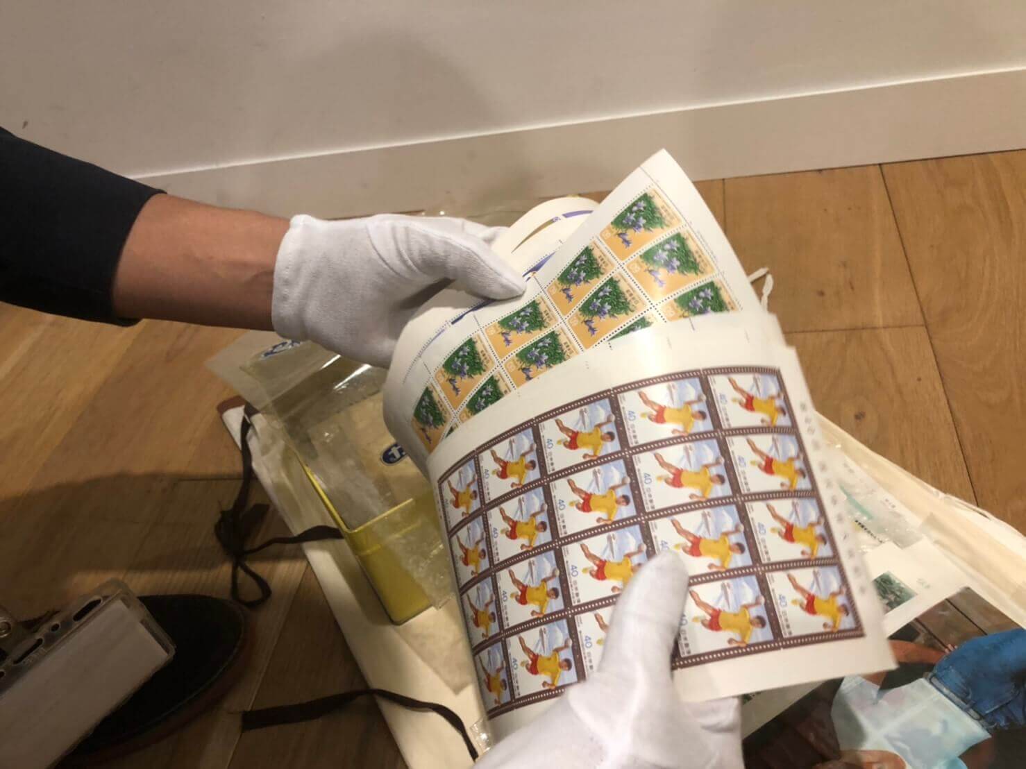 1枚1枚丁寧に査定